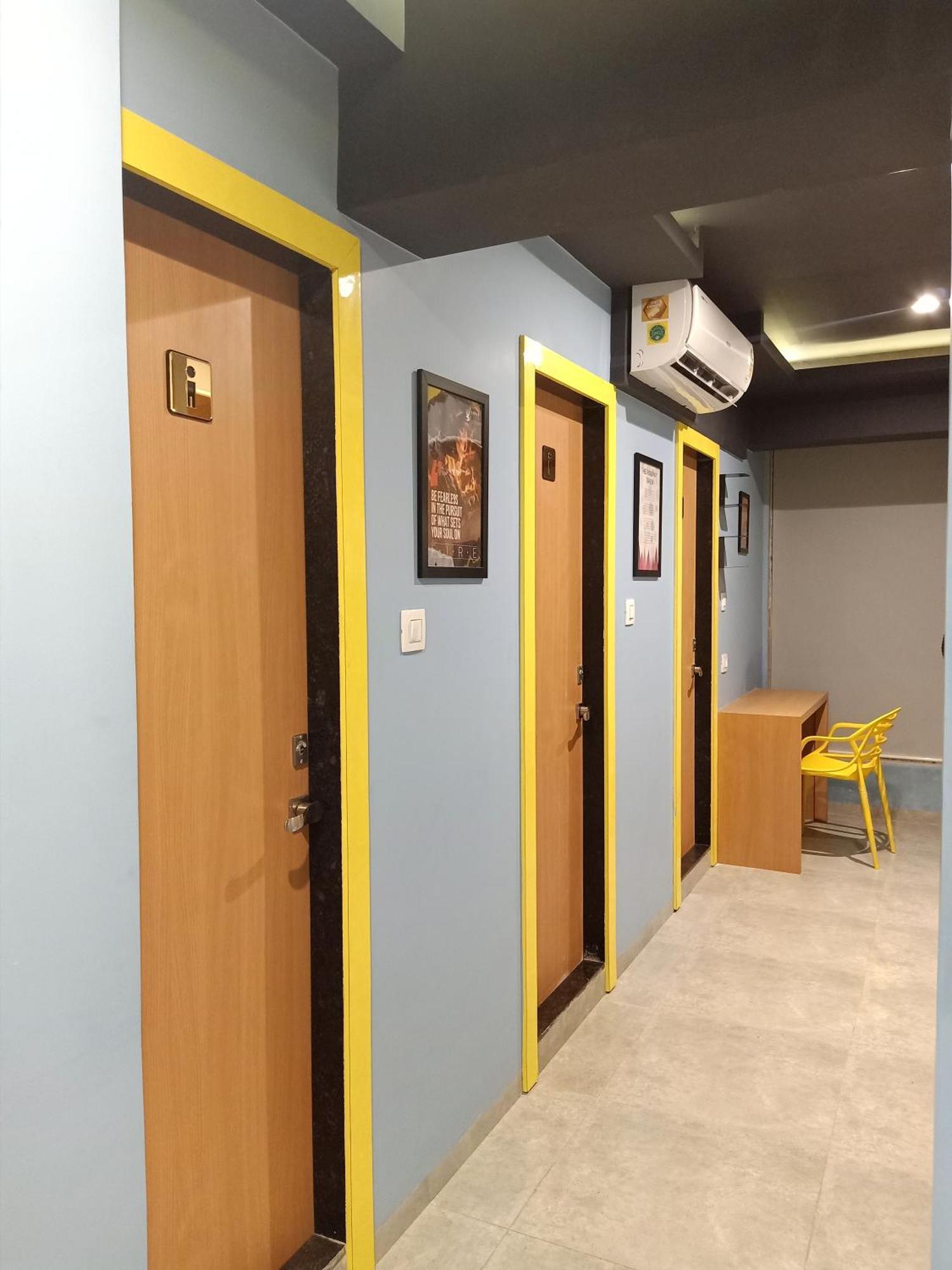 Stay Villa Hostel For Male And Female มุมไบ ภายนอก รูปภาพ