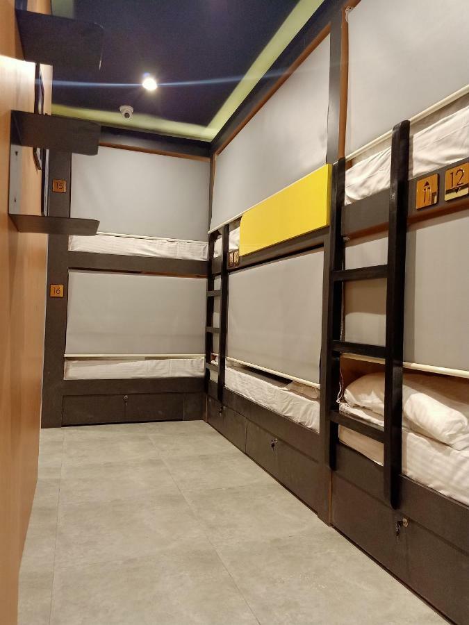 Stay Villa Hostel For Male And Female มุมไบ ภายนอก รูปภาพ